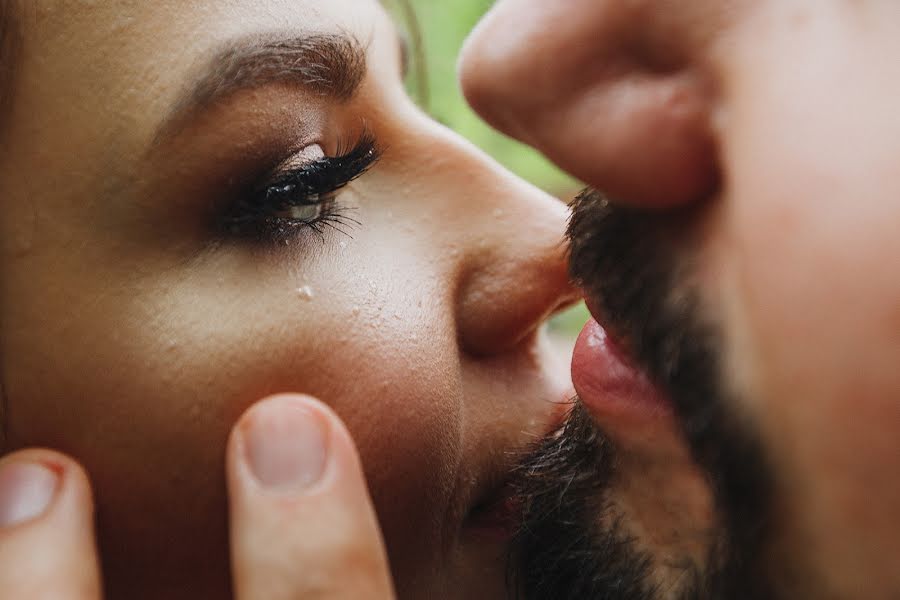 Wedding photographer Oksana Solopova (oxisolopova). Photo of 8 July 2019