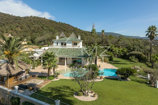 Villa with pool and terrace 1