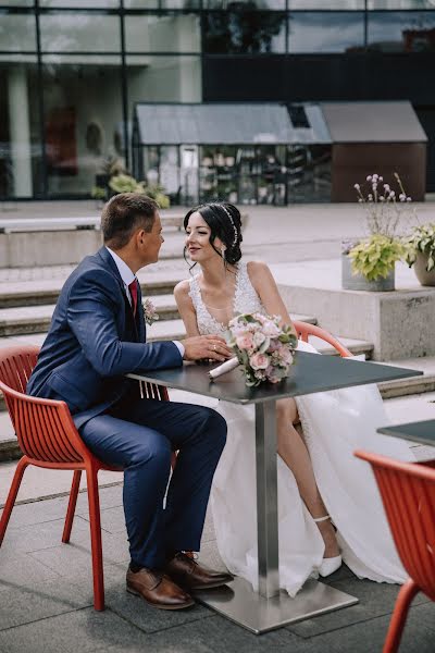 Fotógrafo de casamento Dagnija Bernāne (dagi). Foto de 10 de setembro 2022