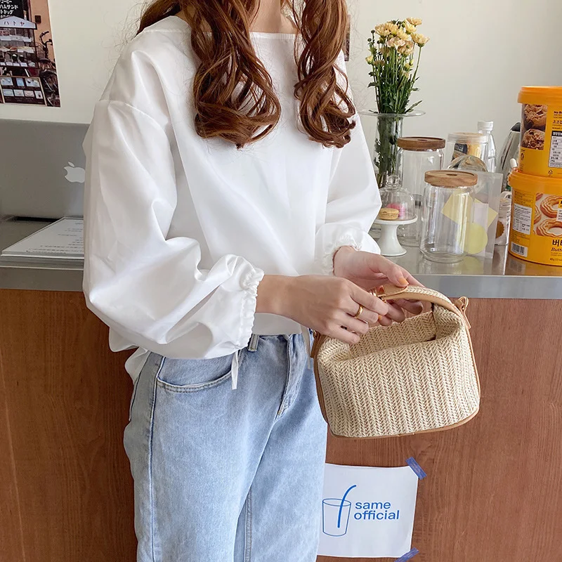 Stro geweven kleine tas voor dames, casual en draagbaar. Een ideale tas voor dagelijks gebruik, lichtgewicht en perfect voor een zomerse look.