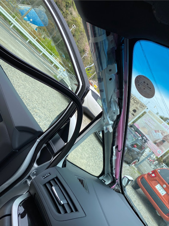 イグニスの菜の花畑・ドラレコ取付・アルファード30後期に関するカスタム事例の投稿画像10枚目