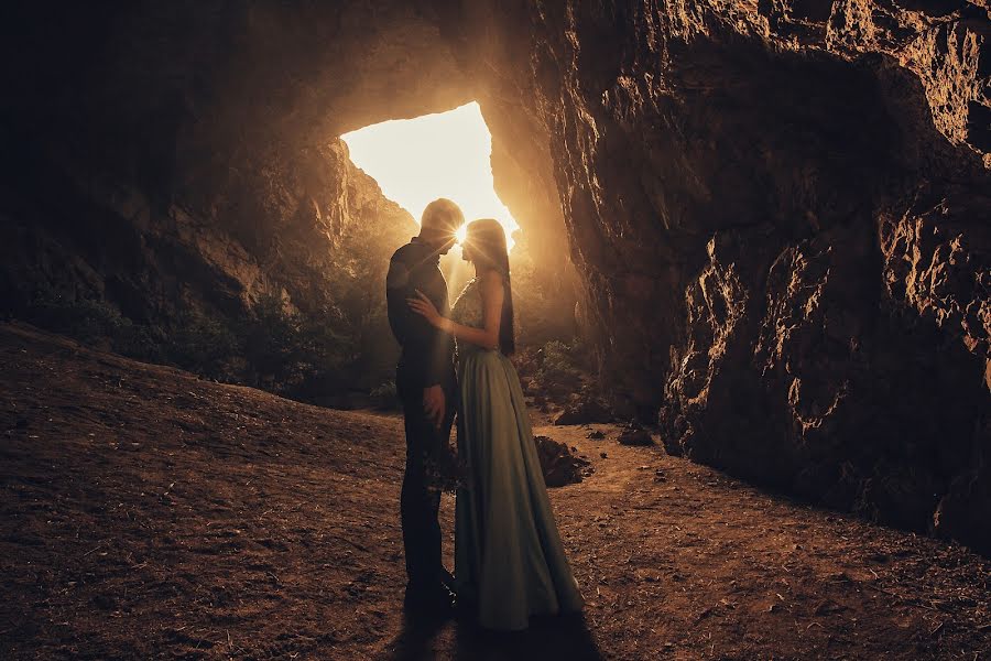 Wedding photographer Daniyar Zhanzhumanov (daniyarpro). Photo of 16 November 2019