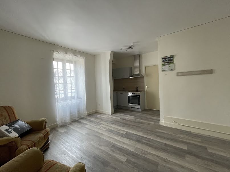 Location  appartement 2 pièces 44.46 m² à Saint-Léonard-de-Noblat (87400), 415 €