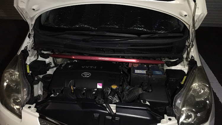 ラクティスのホイール交換・マフラー交換・車高調整に関するカスタム事例の投稿画像1枚目