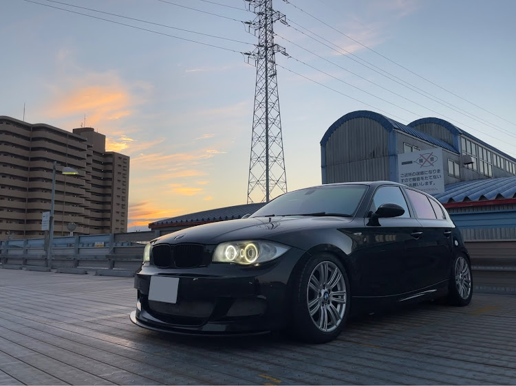 1シリーズ ハッチバックのBMW・次はリヤ・ドライブ・英語のやり取り難しい・リヤウイングに関するカスタム事例の投稿画像1枚目