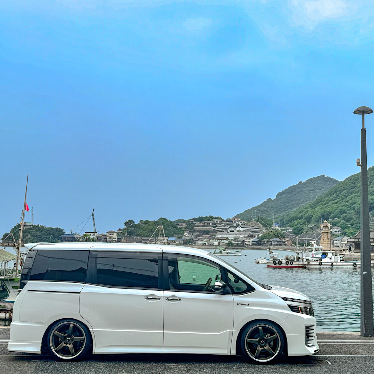 ヴォクシーの海と愛車・鞆の浦・iPhone15pro・Lightroom・workwheelsに関するカスタム事例の投稿画像1枚目