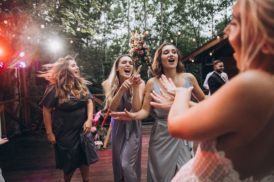 Fotografo di matrimoni Olga Vinogradova (olgasummer). Foto del 1 novembre 2018