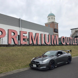 NISSAN GT-R