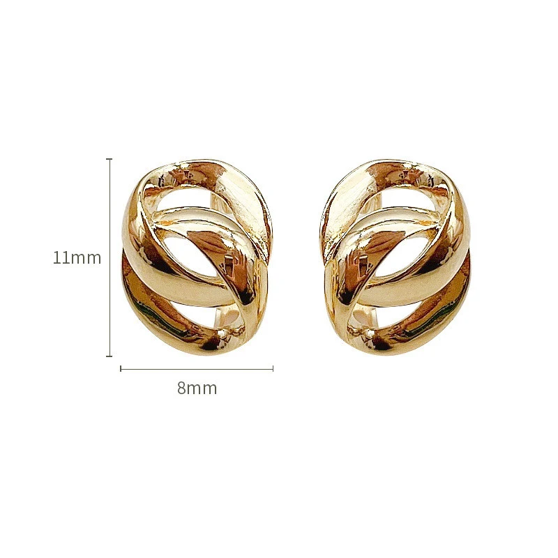 Elegante geometrische dubbele oorringen voor dames. Deze modieuze oorringen geven je outfit een stijlvolle uitstraling en benadrukken je look.