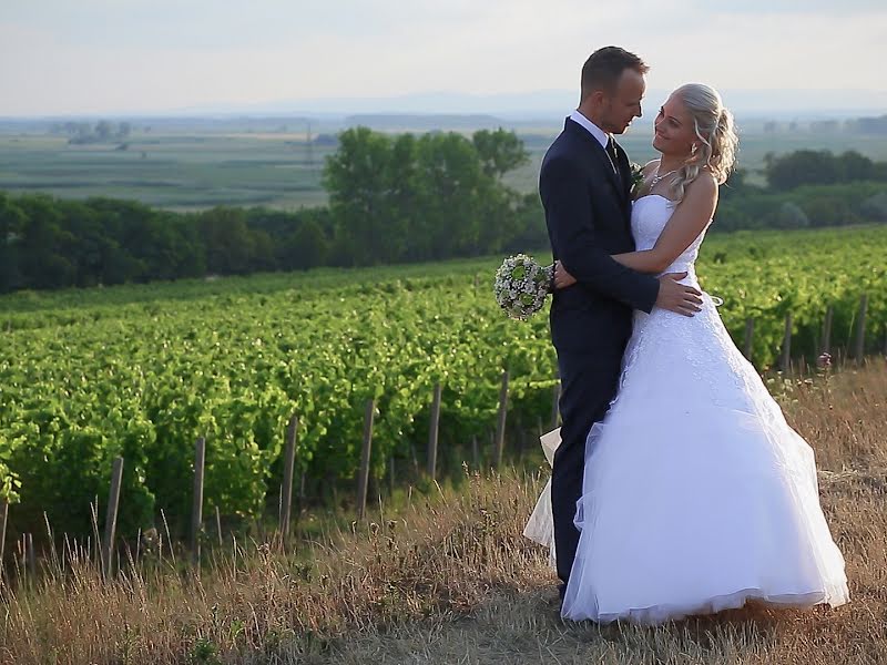 Fotógrafo de casamento Angela Uhelszky (uhelszkyangela). Foto de 3 de março 2019