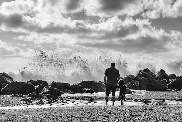 IN FRONT OF THE SEA di antonioleo