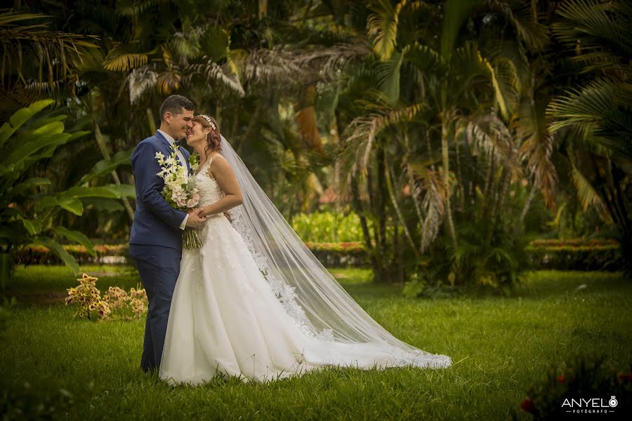 Wedding photographer Anyelo Cardona (anyelocardona). Photo of 5 May 2019