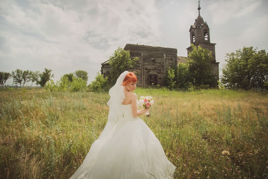 Fotógrafo de casamento Mari Tagaeva (tagaevamari). Foto de 30 de outubro 2014