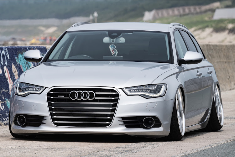A6 アバントのA6アバント・A6・福岡・一眼レフ・アウディに関するカスタム事例の投稿画像1枚目