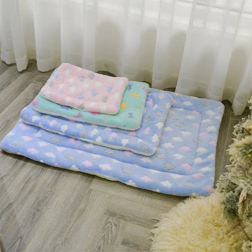 Thickened Pet Soft Fleece Pad Pet Blanket Bed Mat for Puppy Dog Cat Sofa Cushion Keep Warm Sleeping Cover Cushion Home R