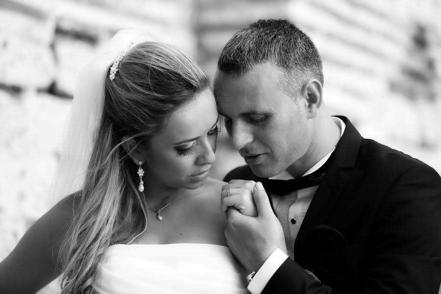 婚礼摄影师Ionel Constantinescu（nirowedding）。2014 8月29日的照片
