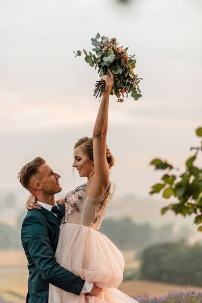 Wedding photographer Aleksandra Chrostowska (piolastudio). Photo of 10 November 2020