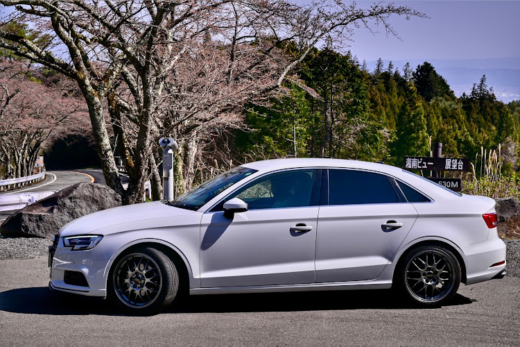S3 セダンのま〜さん関東遠征・箱根ターンパイク・芦ノ湖スカイライン・S1、A3セダン、A3HB、S3セダン、RS3セダン・桜とコラボ🌸に関するカスタム事例の投稿画像23枚目