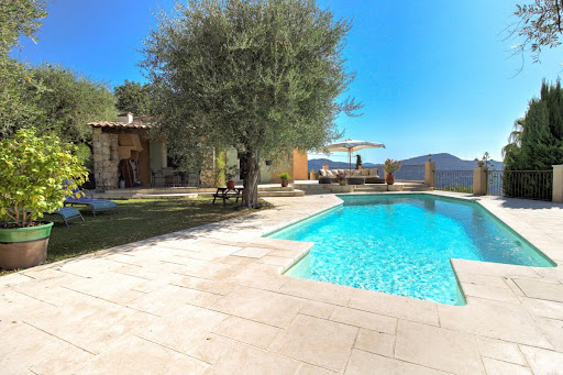 Maison avec piscine et terrasse 4