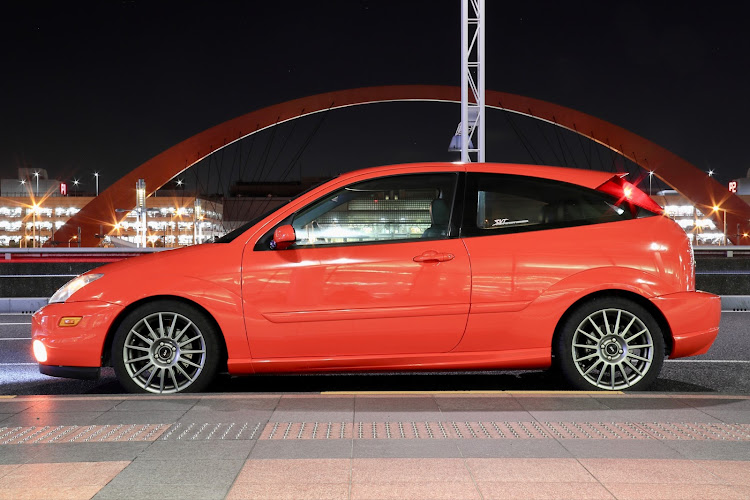 フォーカスのSVT focus・夜の空港ターミナルに関するカスタム事例の投稿画像5枚目
