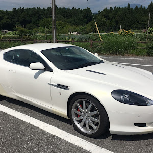 DB9 クーペ