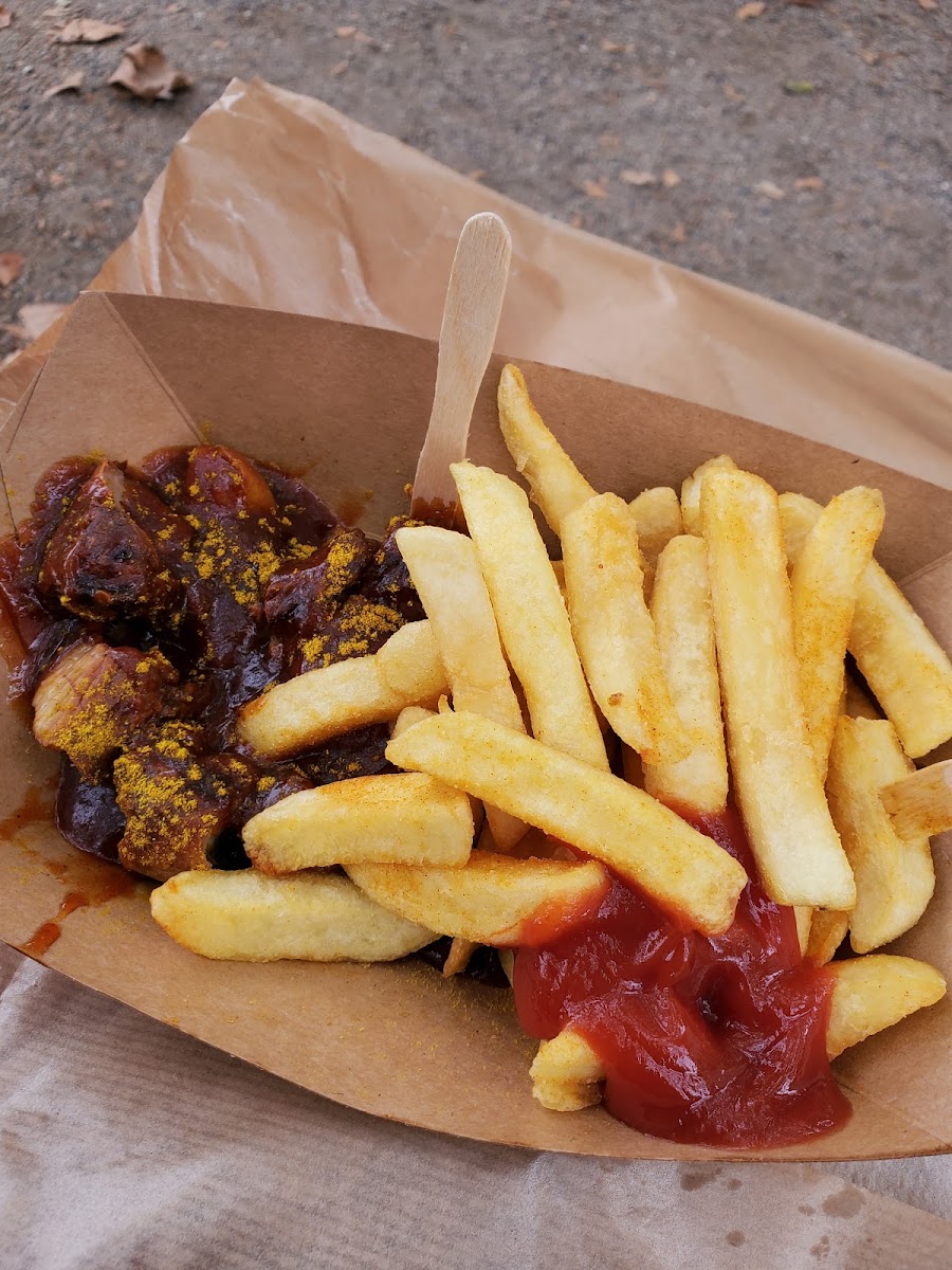 Absolutely delicious curry and fries.