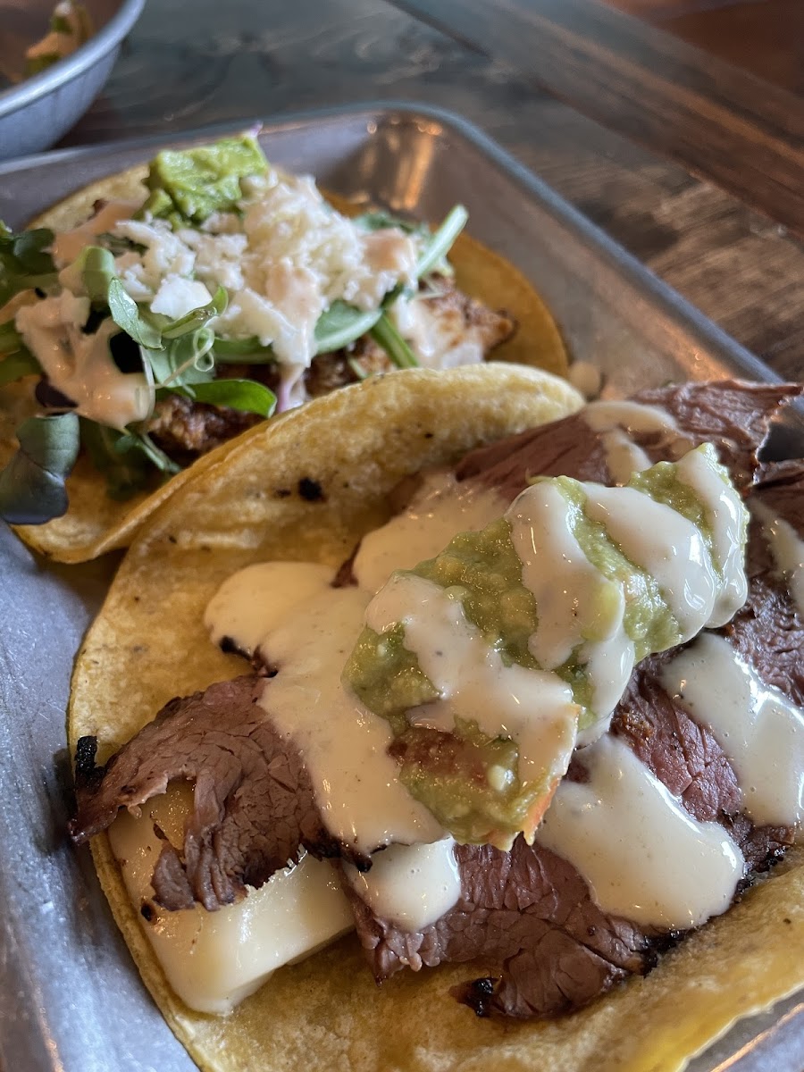 MILWALKE

Flank steak marinated in pineapple juice, melted queso panela on cast-iron & guacamole