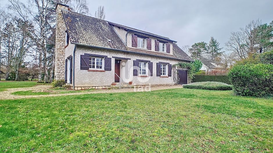 Vente maison 6 pièces 180 m² à Mehun-sur-Yèvre (18500), 260 000 €