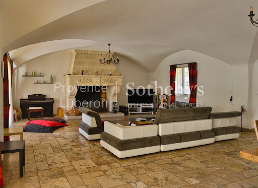 Prestige property for sale in Simiane-la-Rotonde (04150) with terrace and pool