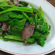 助仔牛肉湯