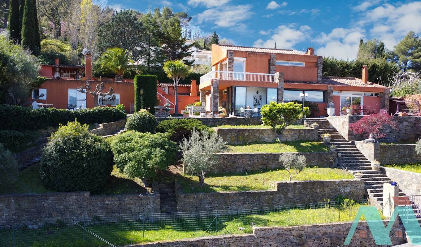 House with terrace Le Beausset