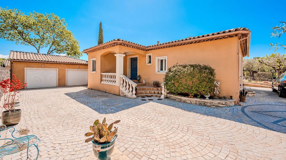 Vente villa 4 pièces 105 m² à Le Luc (83340), 477 000 €