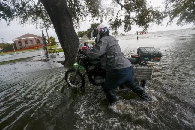 Uragan Idalija poplavio obalu Floride, pa zašao u Džordžiju kao uragan kategorije 2