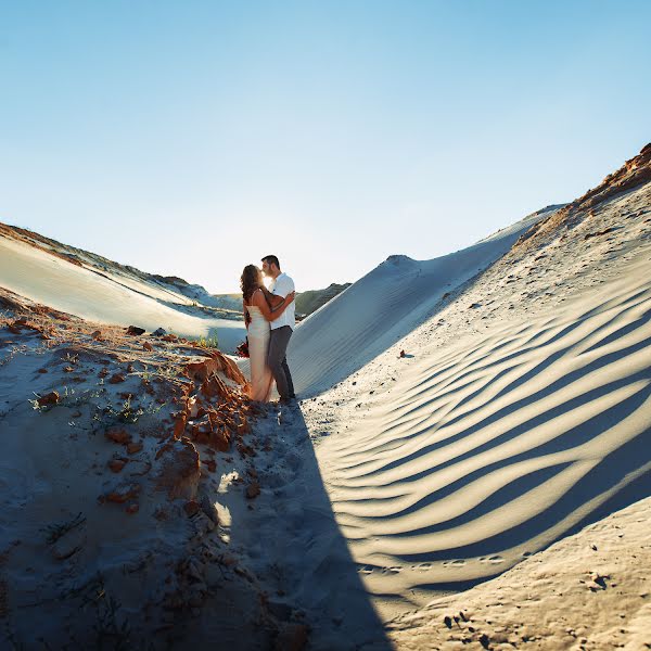 Fotógrafo de casamento Yaroslav Belousov (yarbel). Foto de 1 de fevereiro 2021