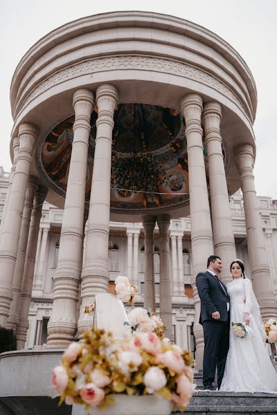 Fotógrafo de casamento Sobir Tabarov (sobirjon01). Foto de 17 de fevereiro 2020