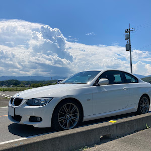 320i