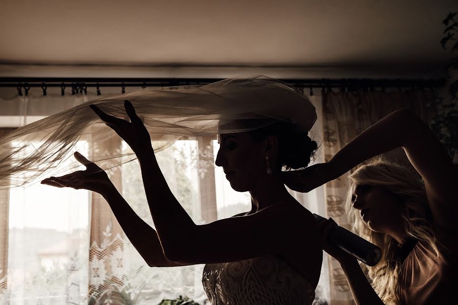 Fotógrafo de casamento Karolina Grzegorzek (karolinagrzegor). Foto de 25 de janeiro 2019