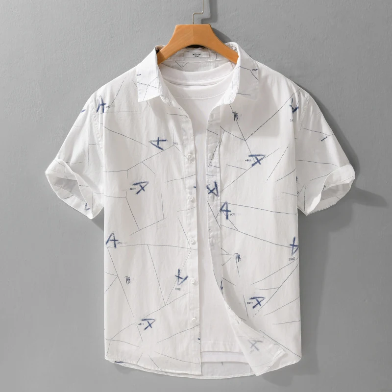 Buchstabenbedrucktes, schlichtes Kurzarm-Shirt für den Alltag. Bequemes und vielseitiges Design für einen lässigen und modernen Look, perfekt für jede Gelegenheit.
