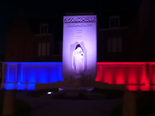 Monument Au Mort WW 1 Et 2