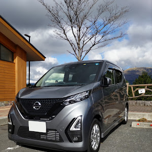 デイズ B44W