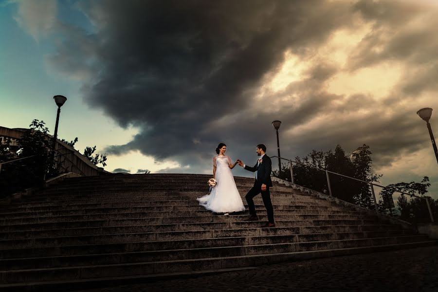 Fotógrafo de casamento Laďka Skopalová (ladkaskopalova). Foto de 21 de junho 2023