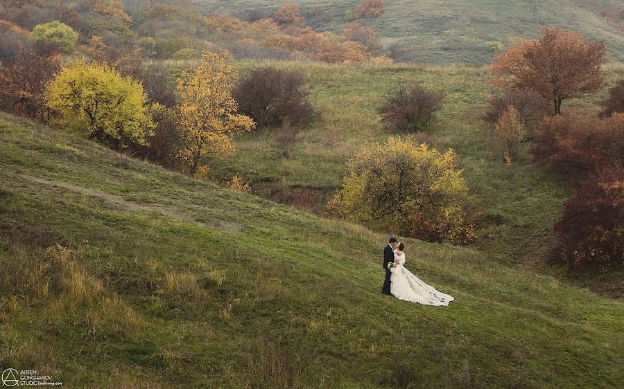 Wedding photographer Artem Goncharov (odinmig). Photo of 27 November 2013