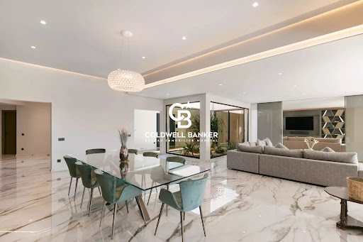 Seaside villa with pool and terrace 4