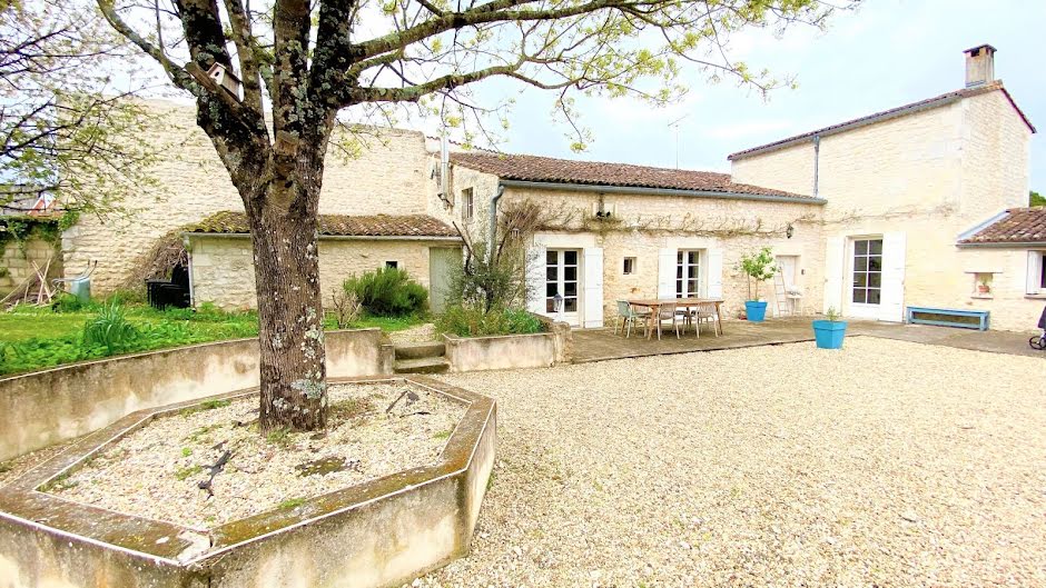 Vente maison 6 pièces 185 m² à Saujon (17600), 352 000 €