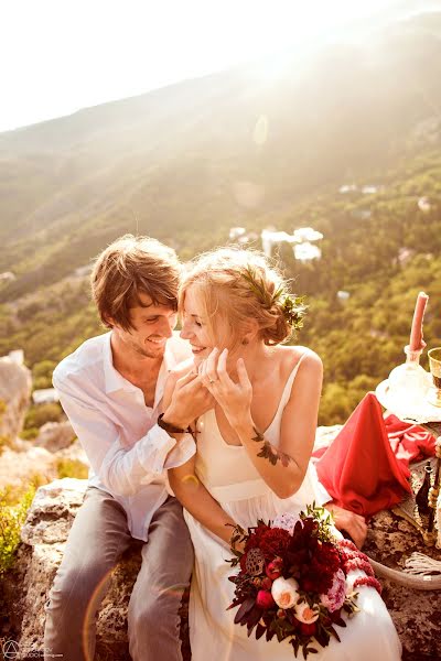 Fotógrafo de casamento Artem Goncharov (odinmig). Foto de 20 de setembro 2016