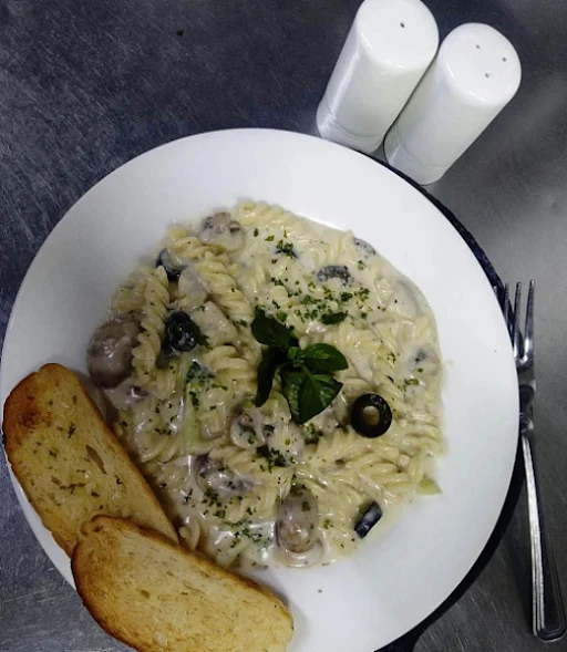 Fusilli Alfredo With Mushroom Veg Pasta