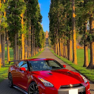 NISSAN GT-R