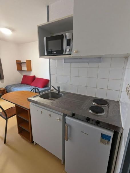 Location meublée appartement 1 pièce 20 m² à Valence (26000), 420 €