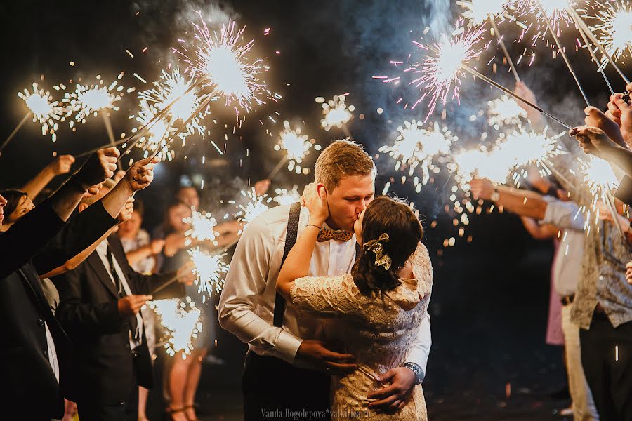 Wedding photographer Valentina Bogomolova (weddingday-2016). Photo of 5 September 2016