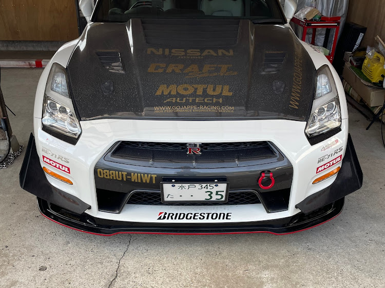 NISSAN GT-Rのガレージマック・カナード取り付け・カーボン増し増し😍・フロントカナード TYPE 2・まるしめに関するカスタム事例の投稿画像14枚目